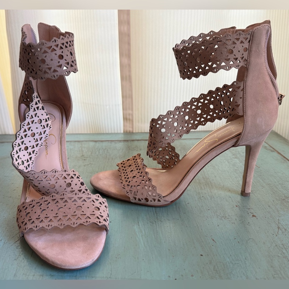 Jessica Simpson ~ USED Jastia Powder Nude Size 8